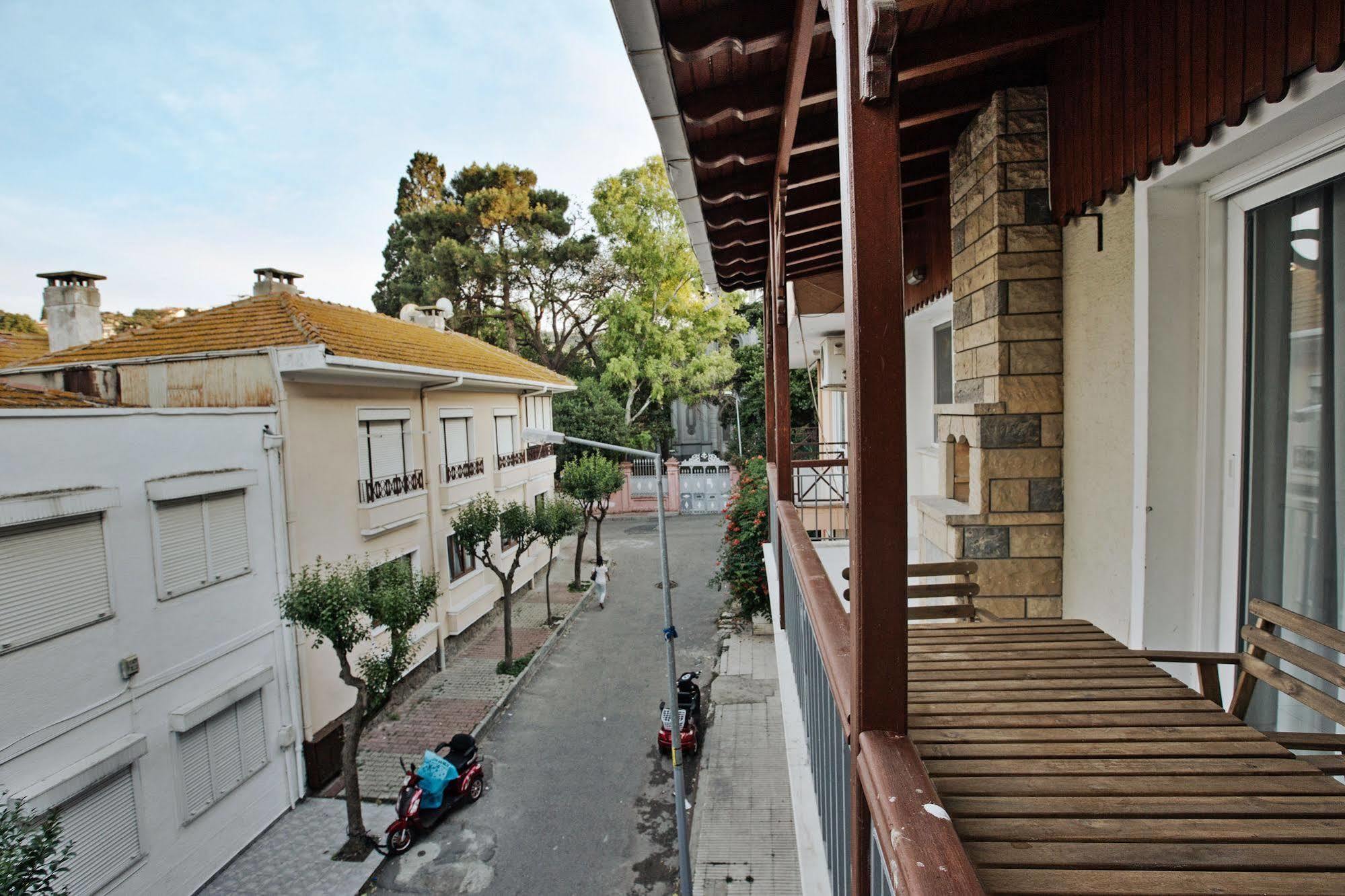 Yeni Apart Hotel Adalar Exterior foto